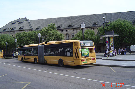 Busse am bahnhof metz foto