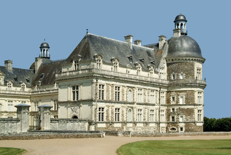 Chateau serrant france photo