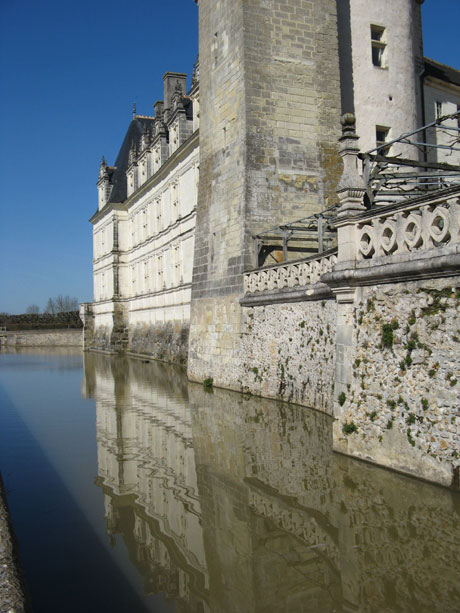 Villandry castle water reflexion france photo